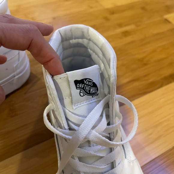 Vans platform high top, barely worn. Size 8 - Picture 7 of 7